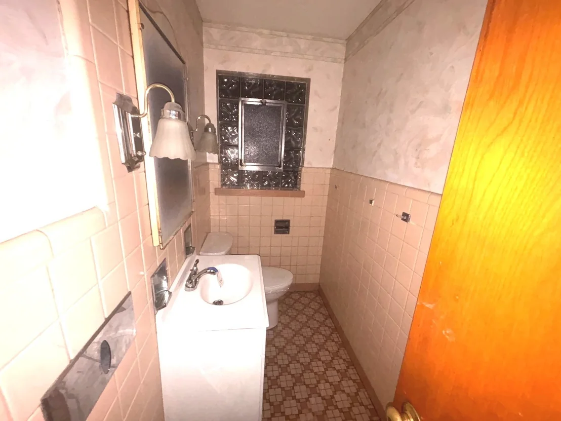 Photo of 2320 W 101st Street