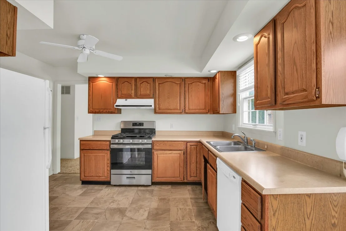 Photo of Unit B at 1501 Broadmoor Drive