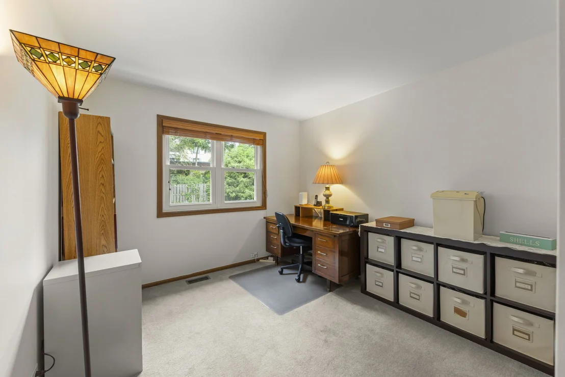 Photo of 882 Aspen Drive