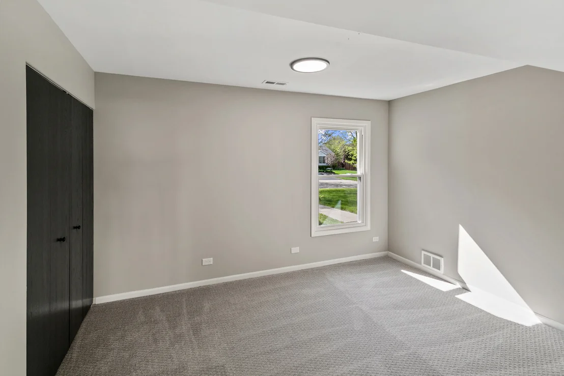 Photo of 731 Roaring Brook Lane