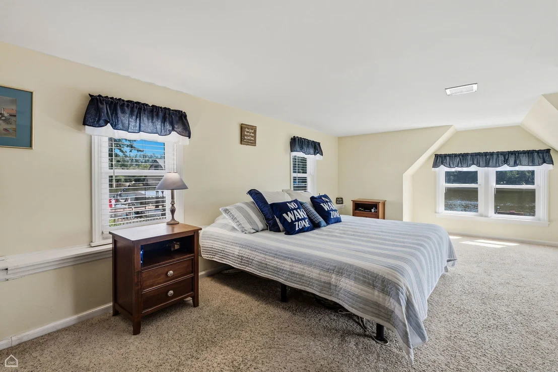 Photo of 4400 Riverside Drive