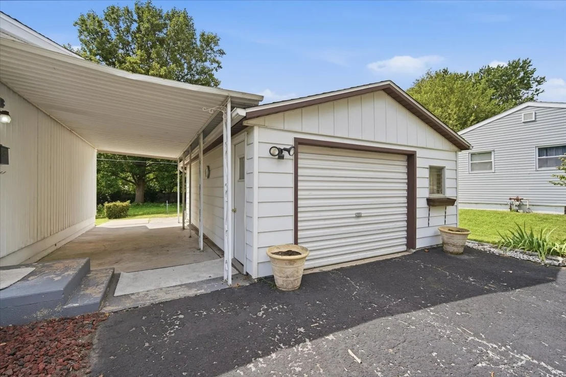 Photo of 1302 Pinehurst Drive