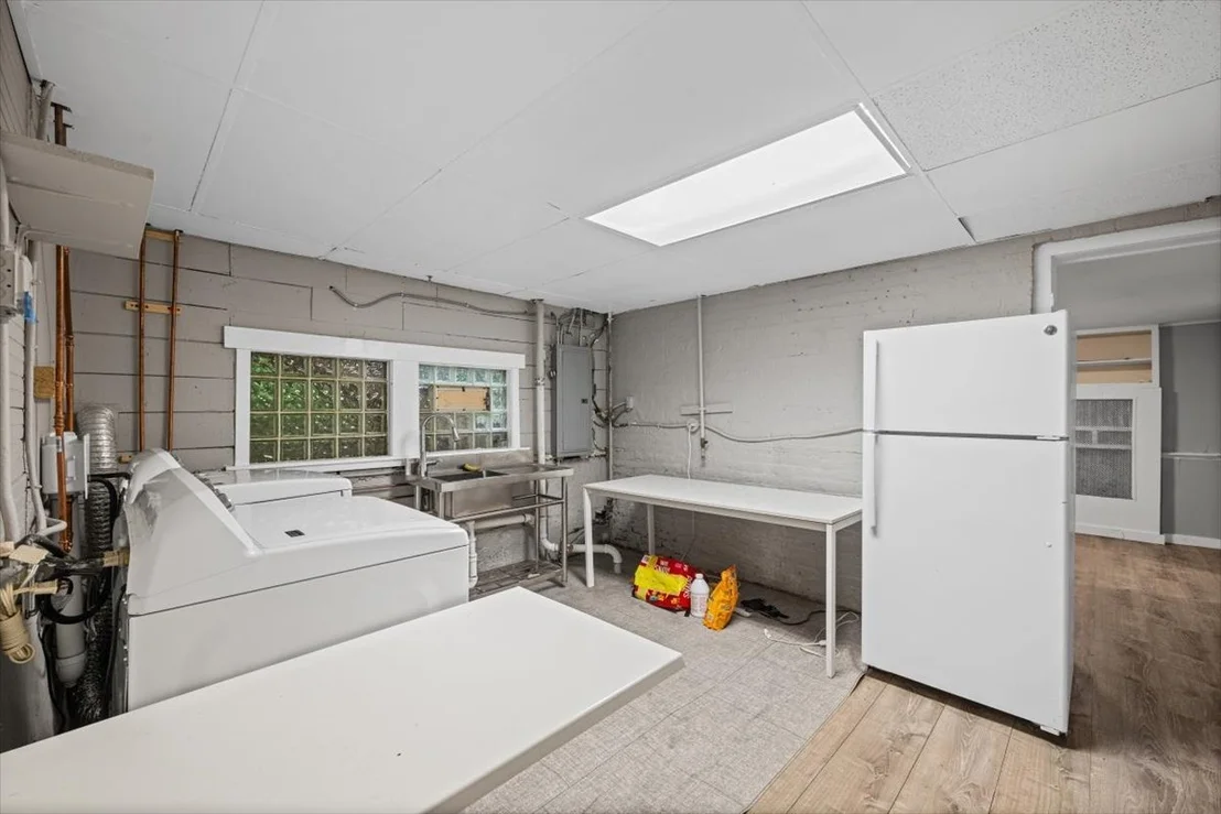 Photo of 1235 Leon Place
