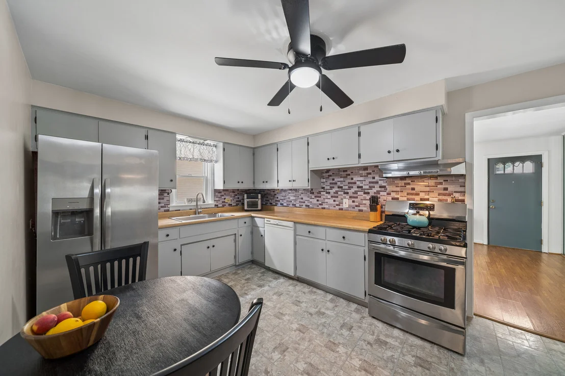 Photo of 2534 Maple Street