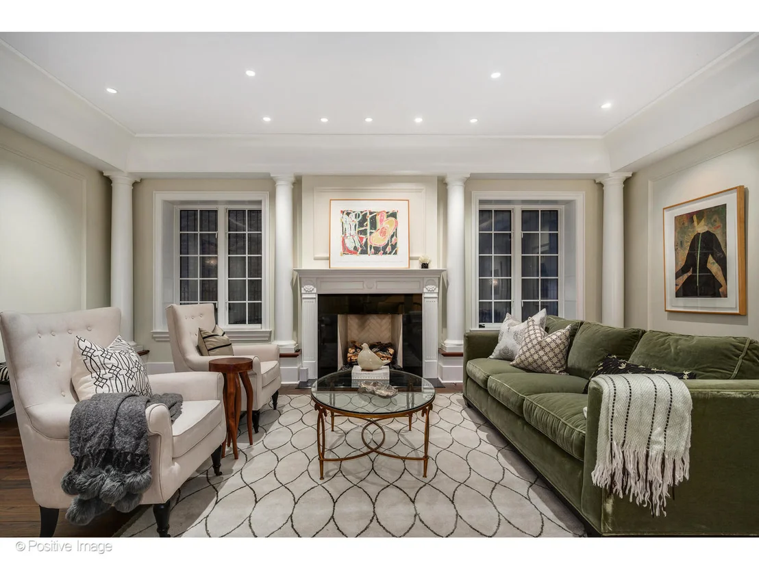 Photo of 446 W Huron Street