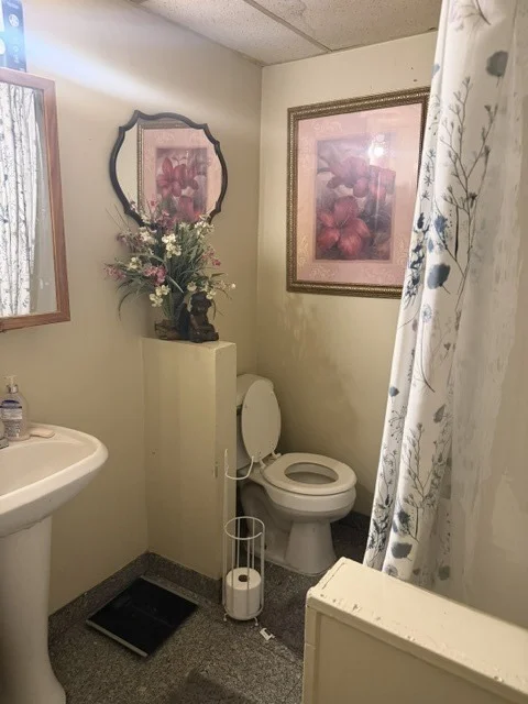 Photo of 1333 Court Leona