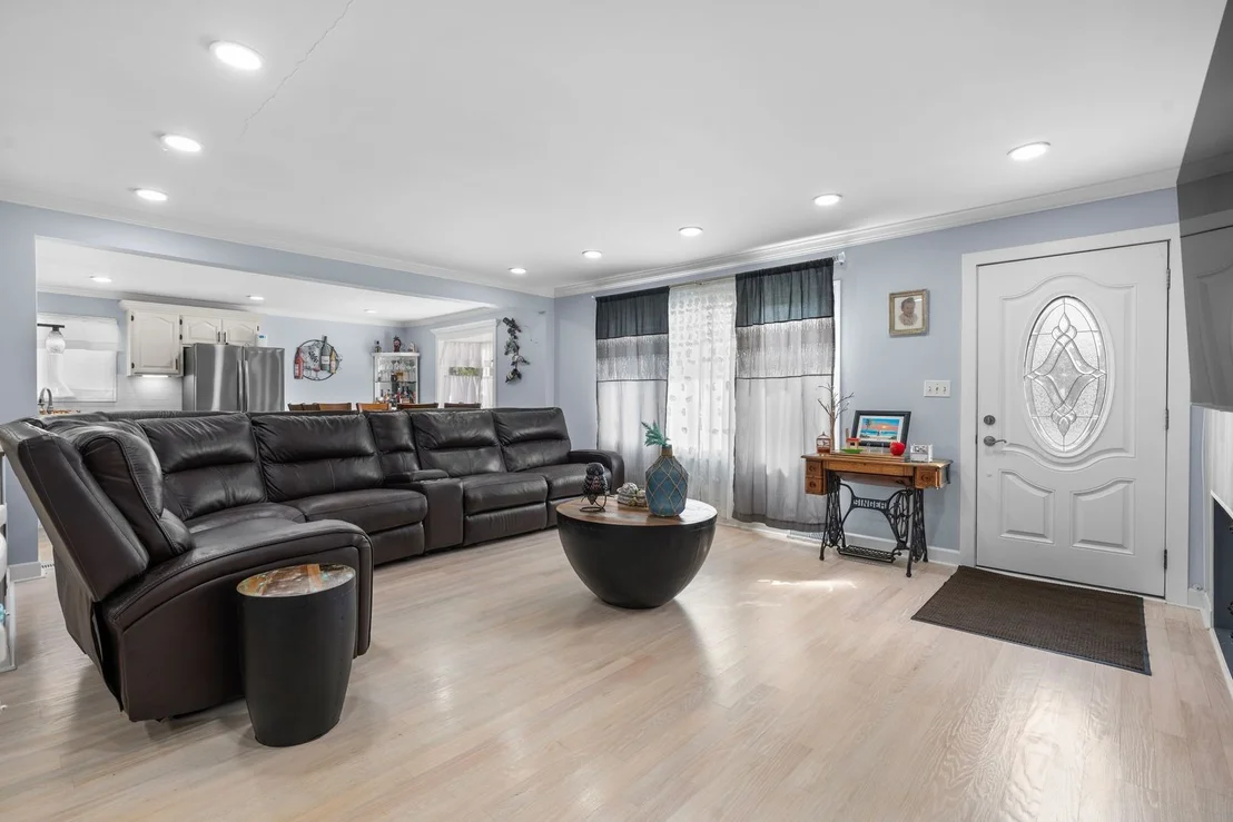 Photo of 960 Becker Lane