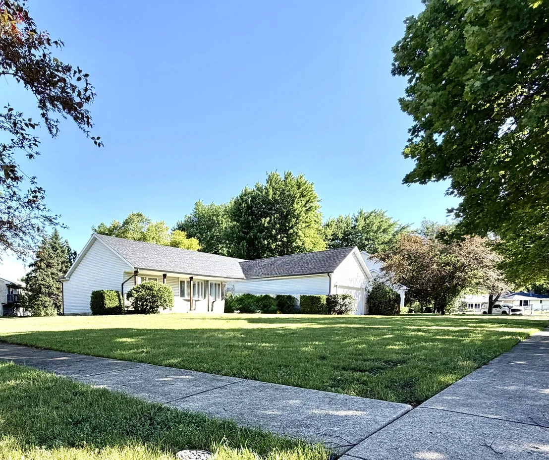 Photo of 2337 Golfview Drive