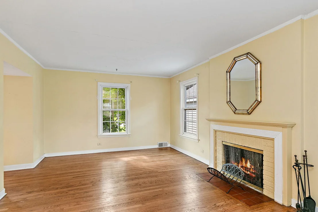 Photo of 369 N Walnut Street