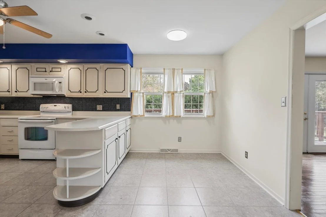 Photo of 2118 Bristol Road