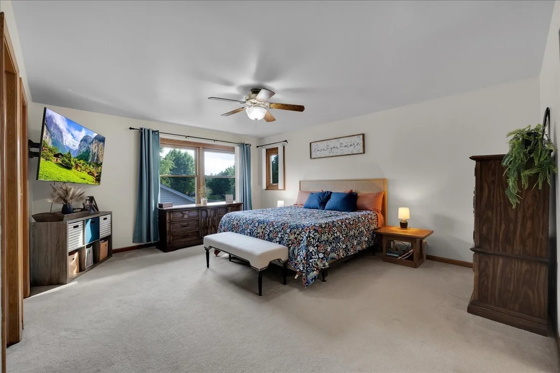 Photo of 236 Isleview Drive
