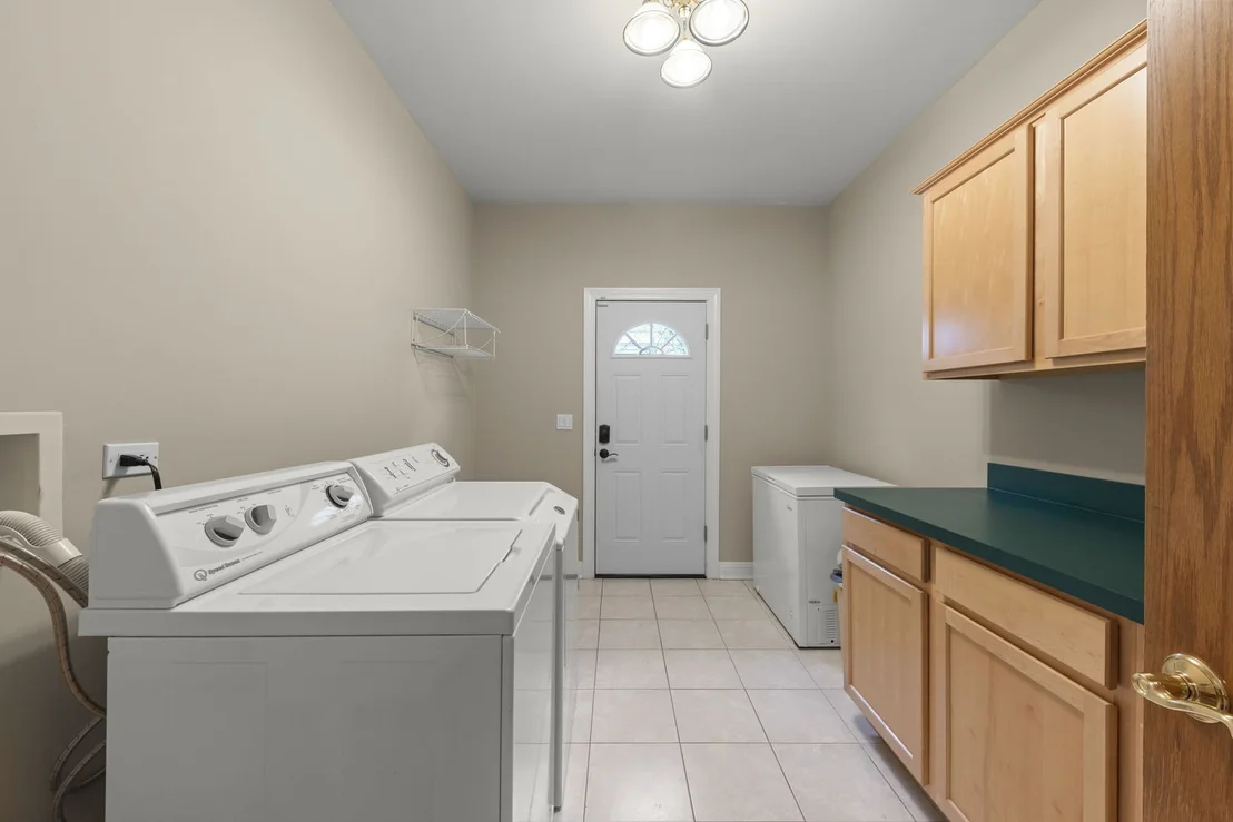 Photo of 1570 Orchard Road