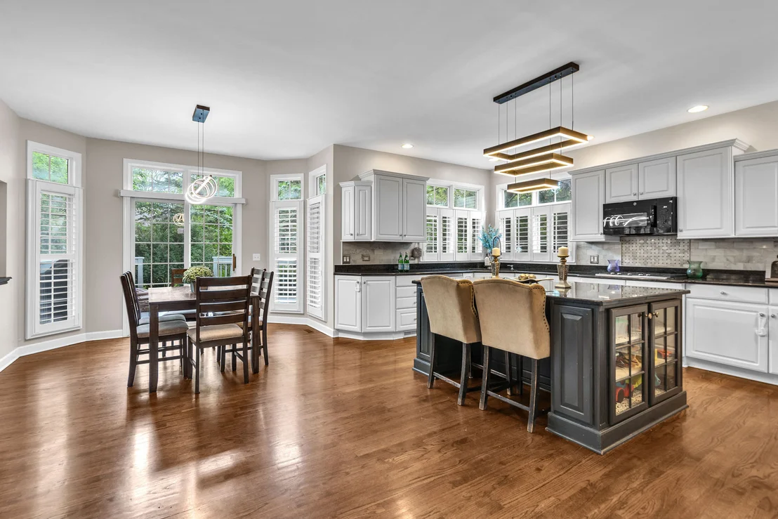 Photo of 1315 Dunrobin Road
