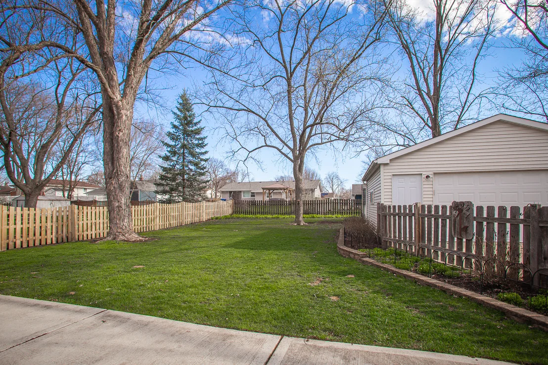 Photo of 1500 Bates Lane