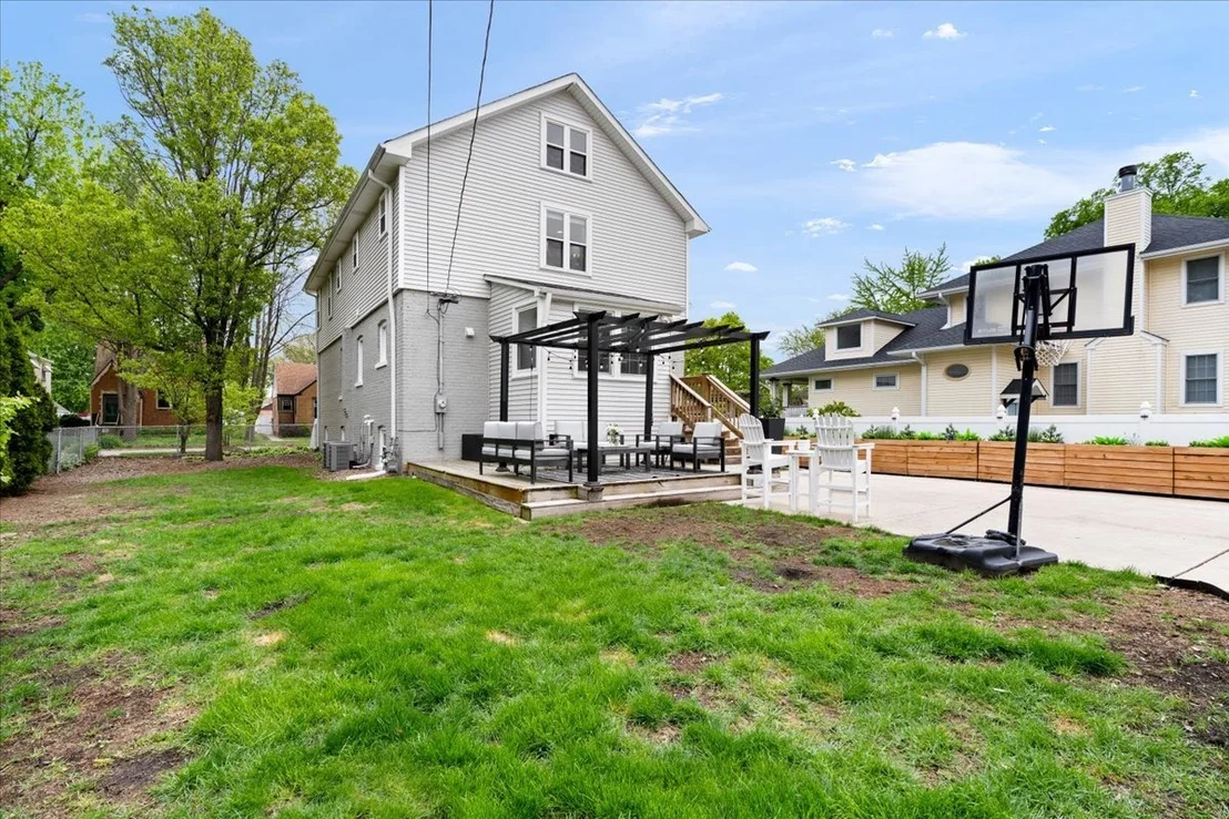 Photo of 3638 HARRISON Avenue