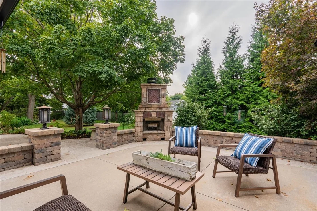 Photo of 2202 Hedgewood Drive