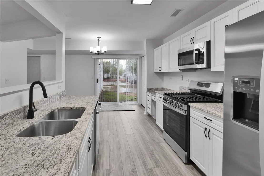 Photo of 984 Four Seasons Boulevard