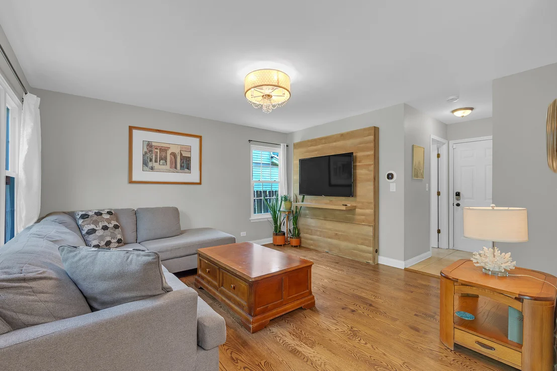 Photo of 585 Marseilles Circle