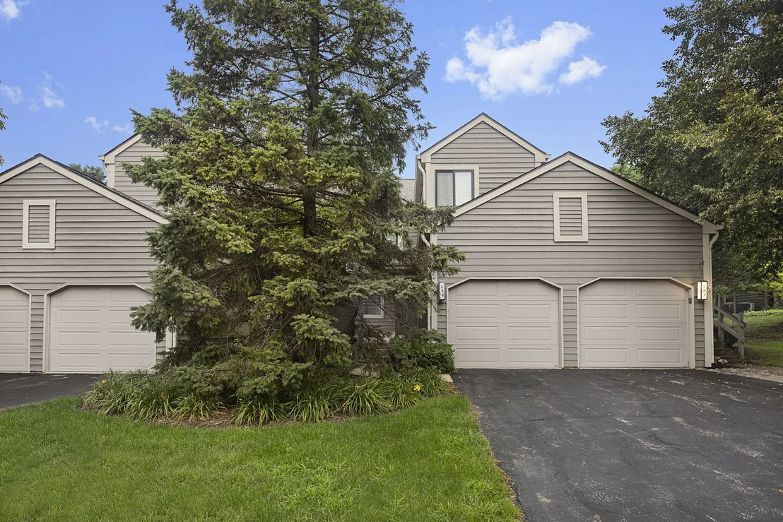 Photo of 488 White Oak Lane