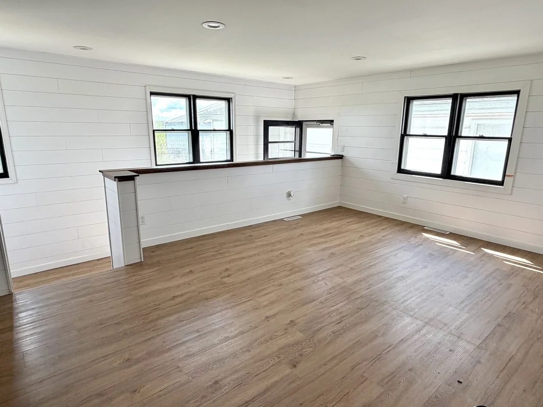 Photo of 82 N 23rd Road