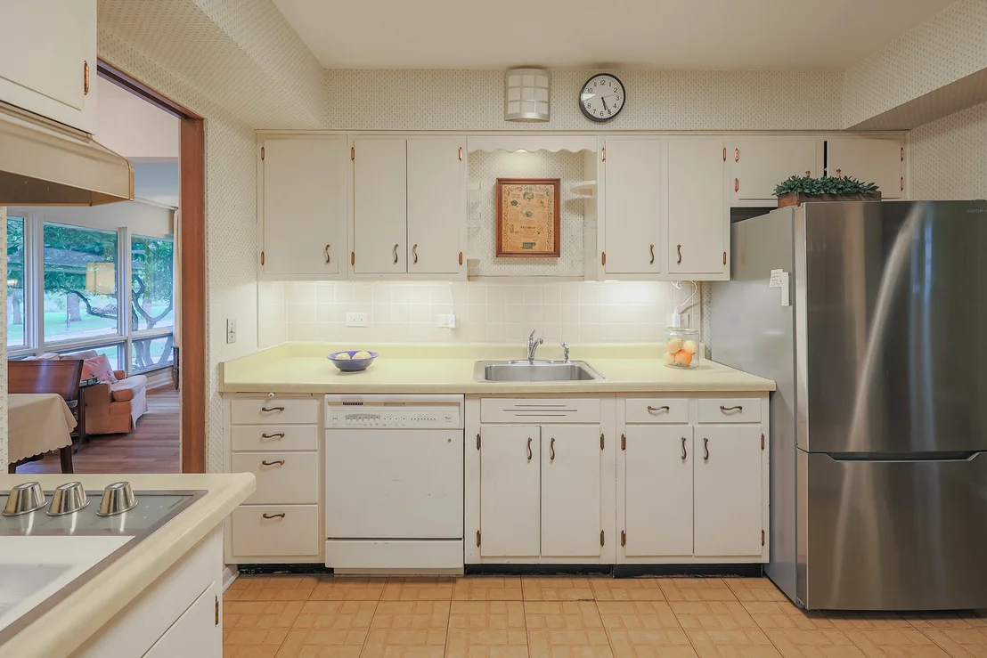 Photo of 853 Edgewater Drive