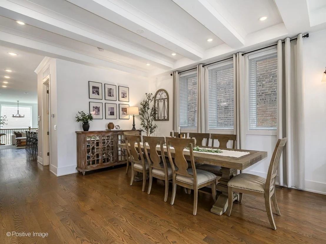 Photo of 1911 W Wolfram Street