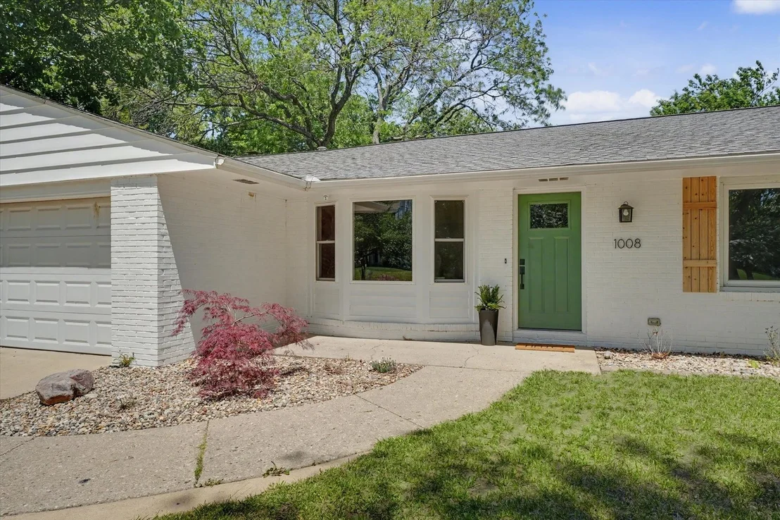 Photo of 1008 Devonshire Drive