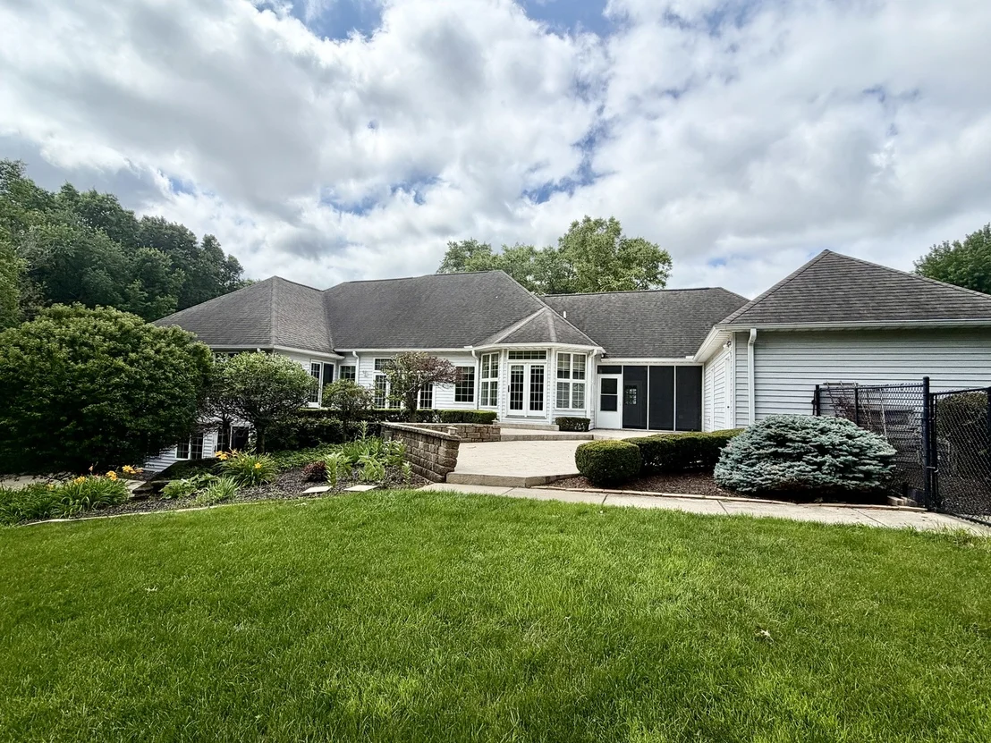 Photo of 2202 Meadows Drive
