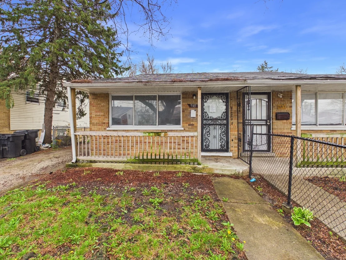 Photo of 945 W 115th Place