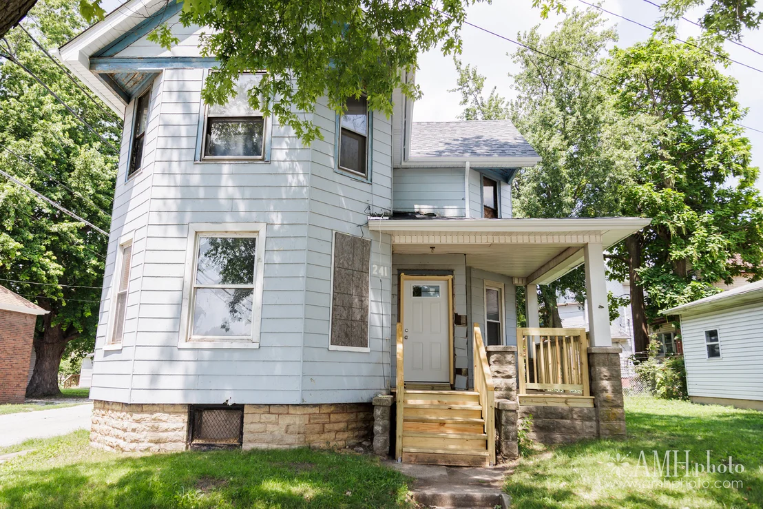 Photo of 241 W Hickory Street