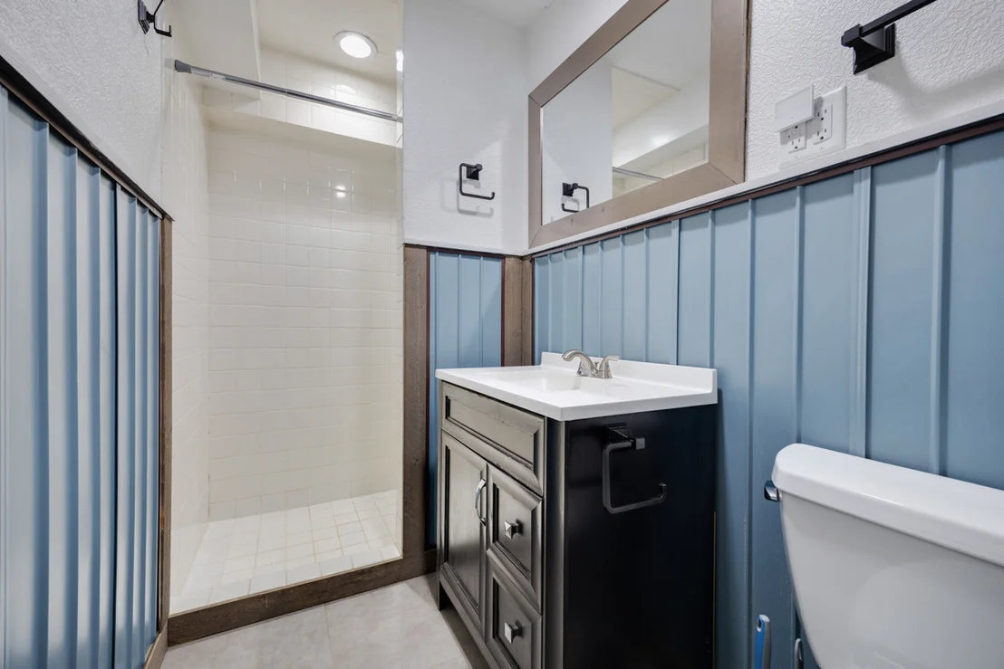 Photo of 703 Crestview Drive