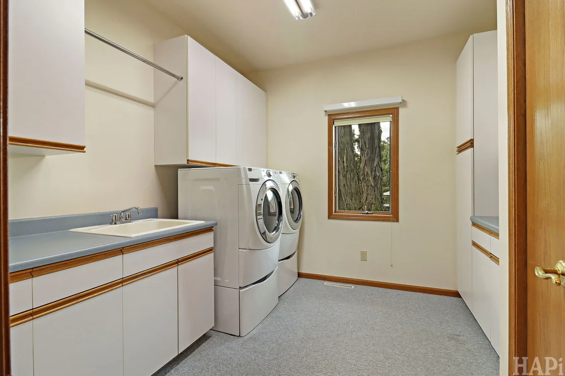Photo of 2215 N Elmkirk Park