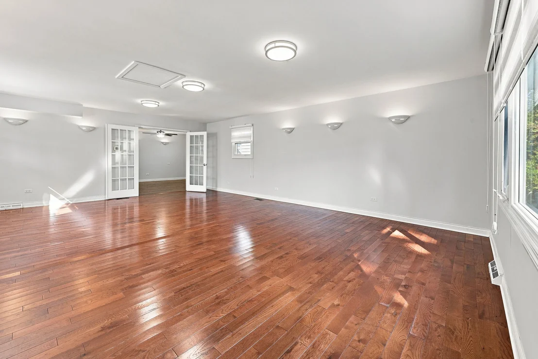 Photo of 1805 W Willow Lane
