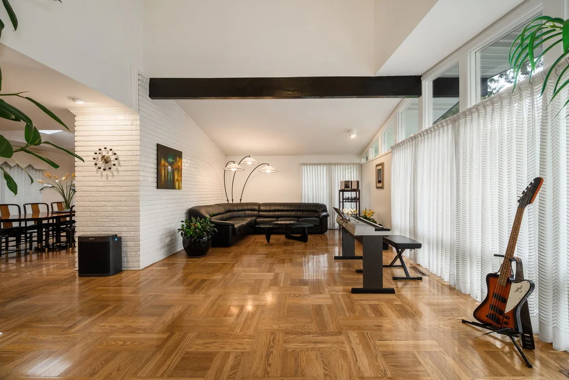 Photo of 695 Ivy Lane