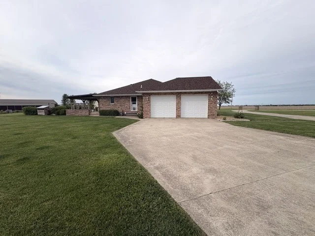 Photo of 31025 N 2400 East Road