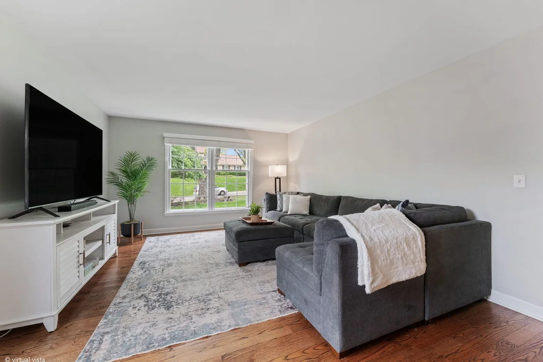 Photo of 635 Oakview Drive