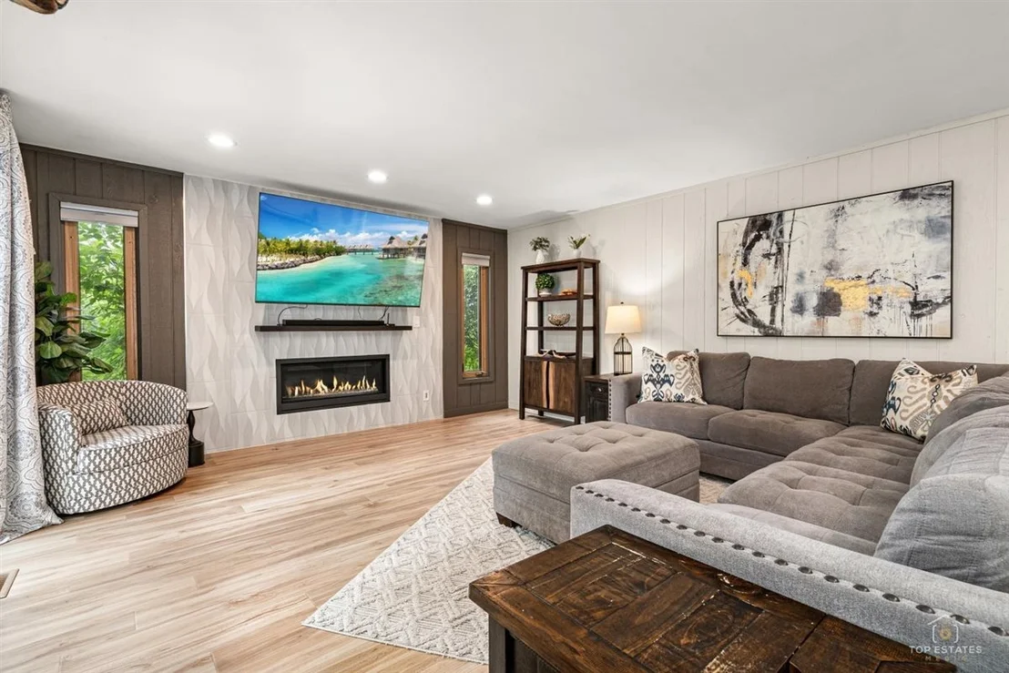 Photo of 4030 N Parkside Drive