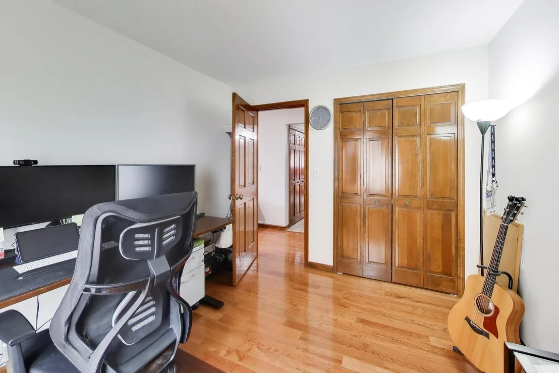 Photo of 1075 Longford Road