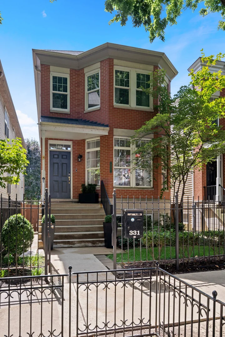 Photo of 331 W Evergreen Avenue