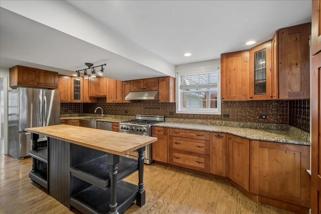 Photo of 1815 Oak Avenue