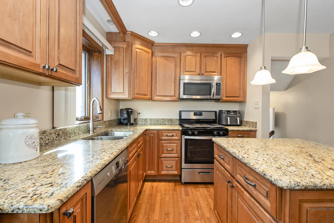 Photo of 10124 Maple Avenue