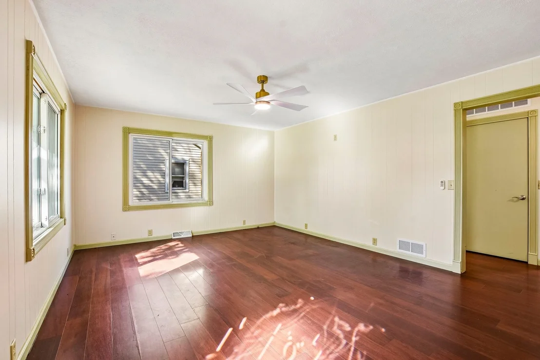 Photo of 724 Douglas Street