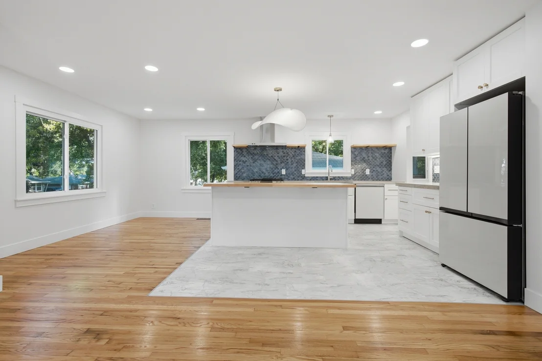 Photo of 1401 Searle Drive