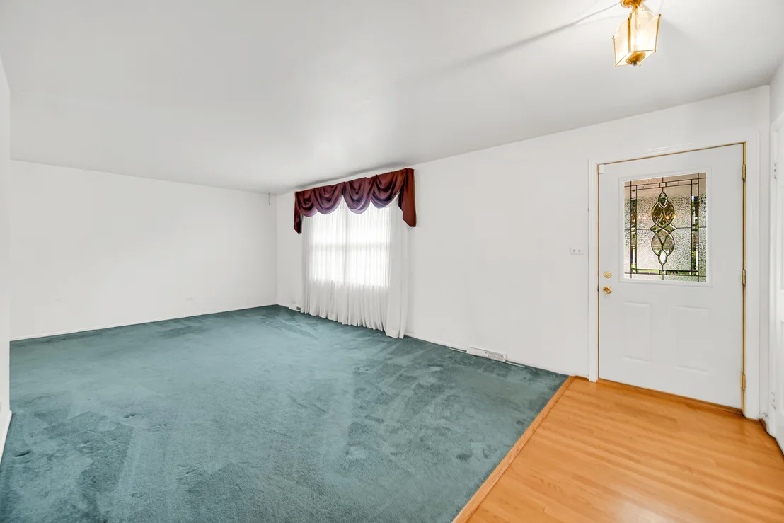 Photo of 986 Harvard Lane