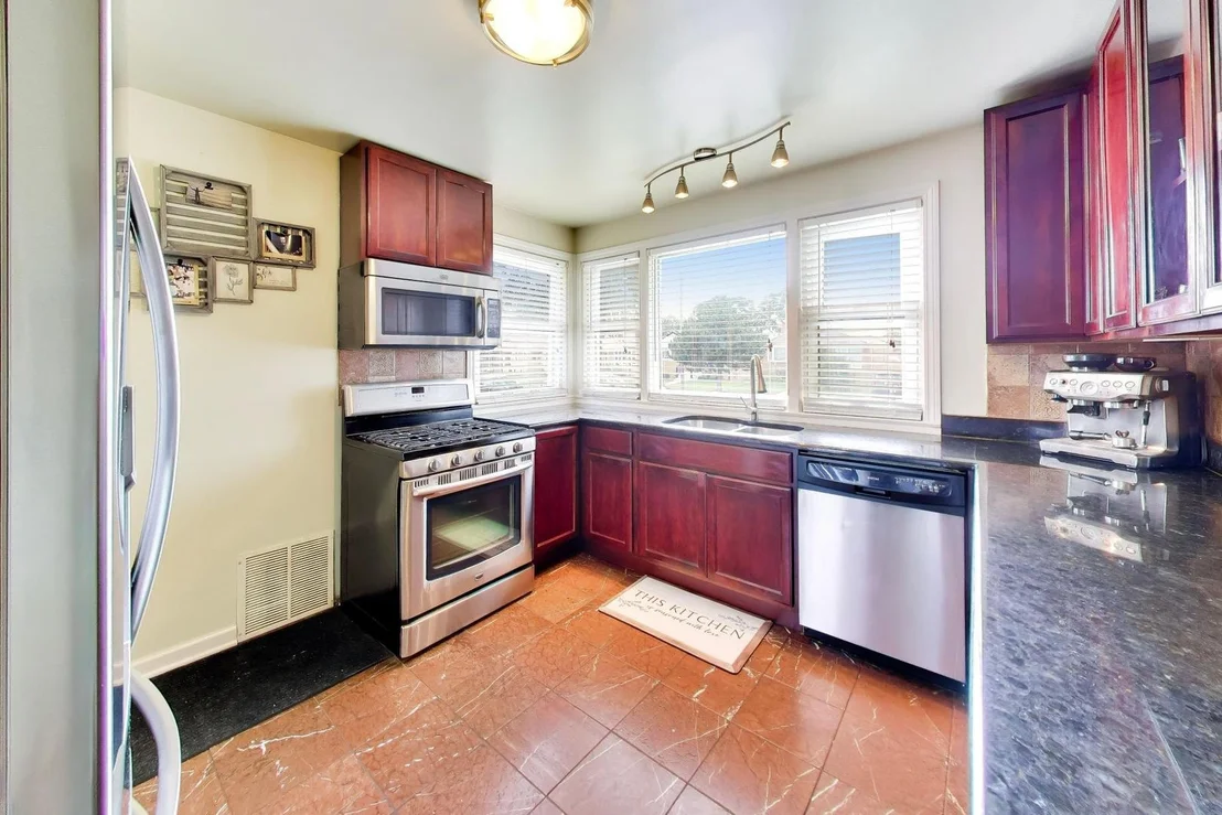 Photo of 3225 Sunset Lane