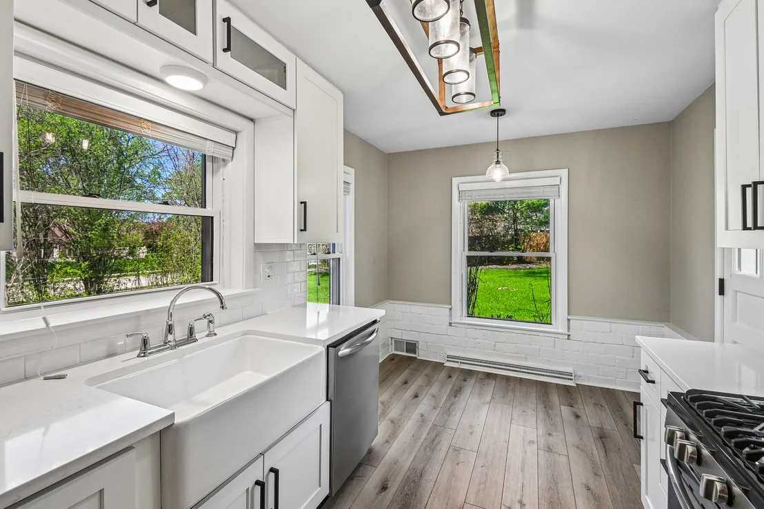 Photo of 939 Westcliff Lane SE