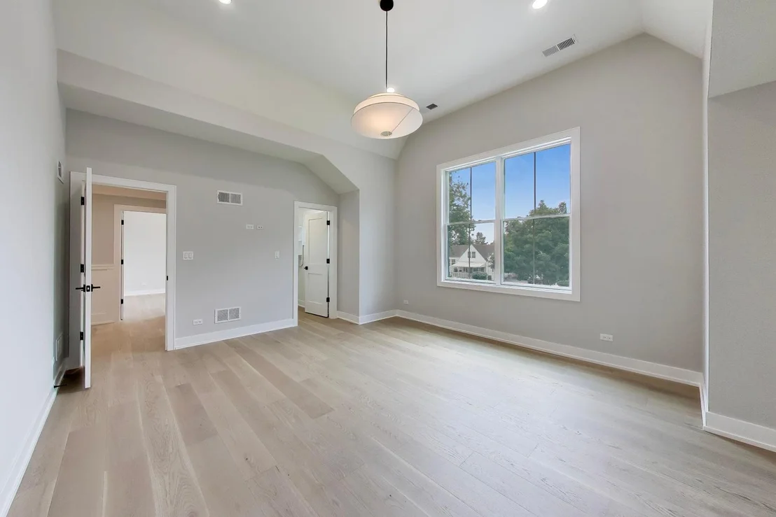 Photo of 787 S Cambridge Avenue