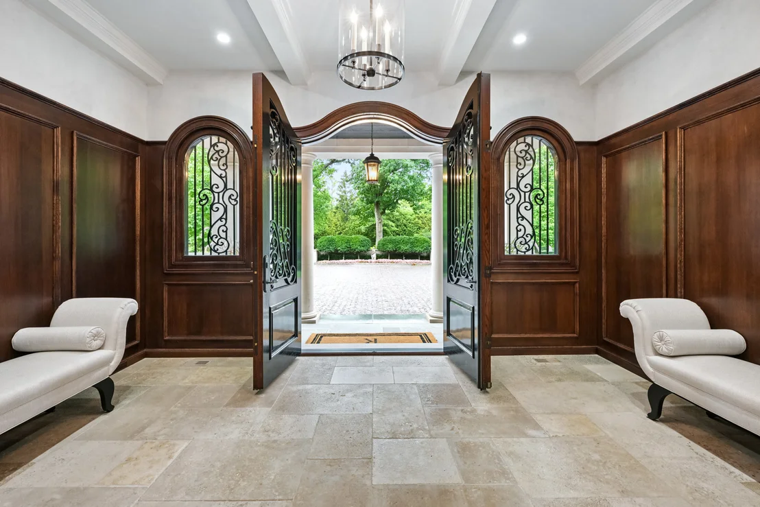 Photo of 595 Circle Lane