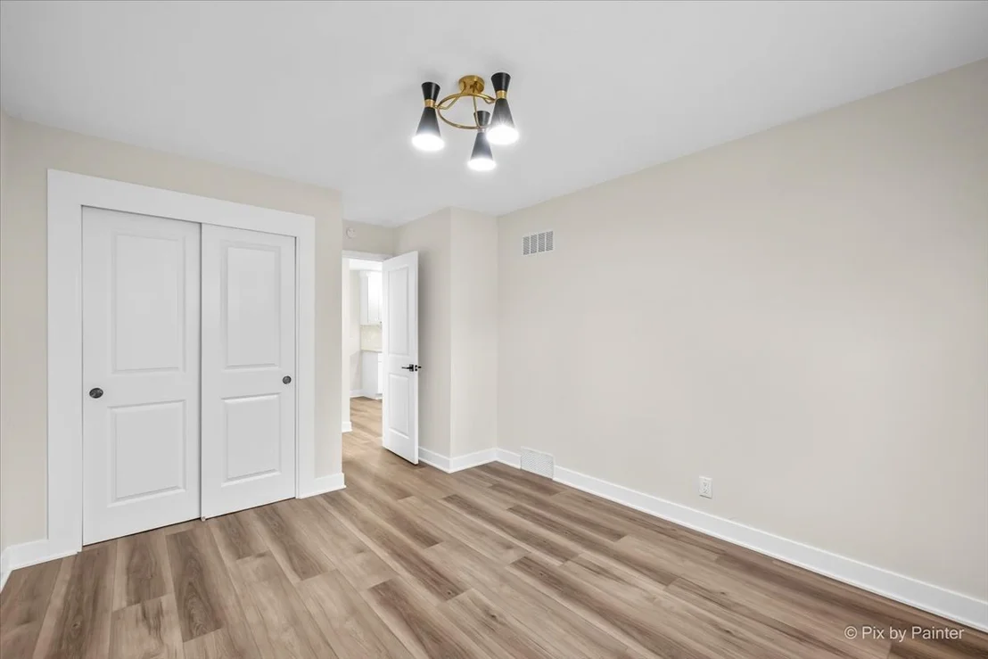 Photo of 1245 W Violet Street