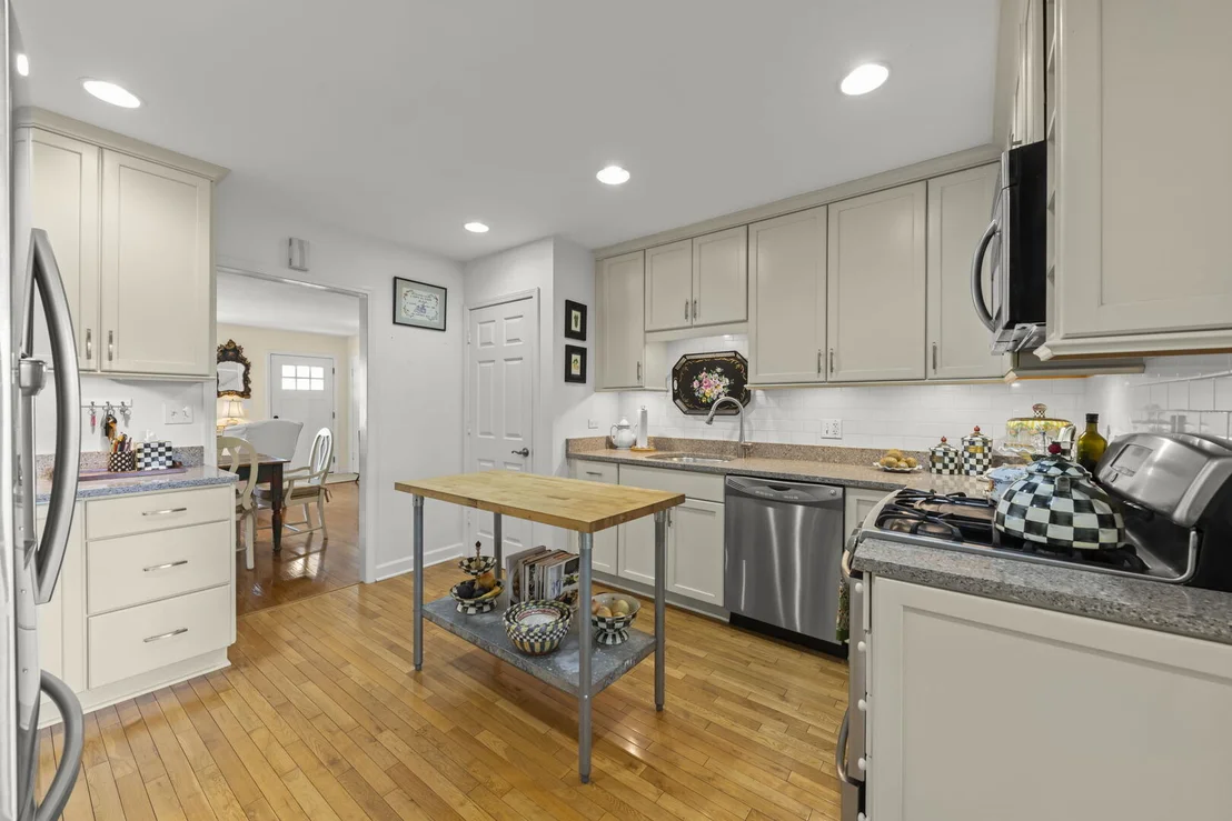 Photo of 283 HILLSIDE Avenue